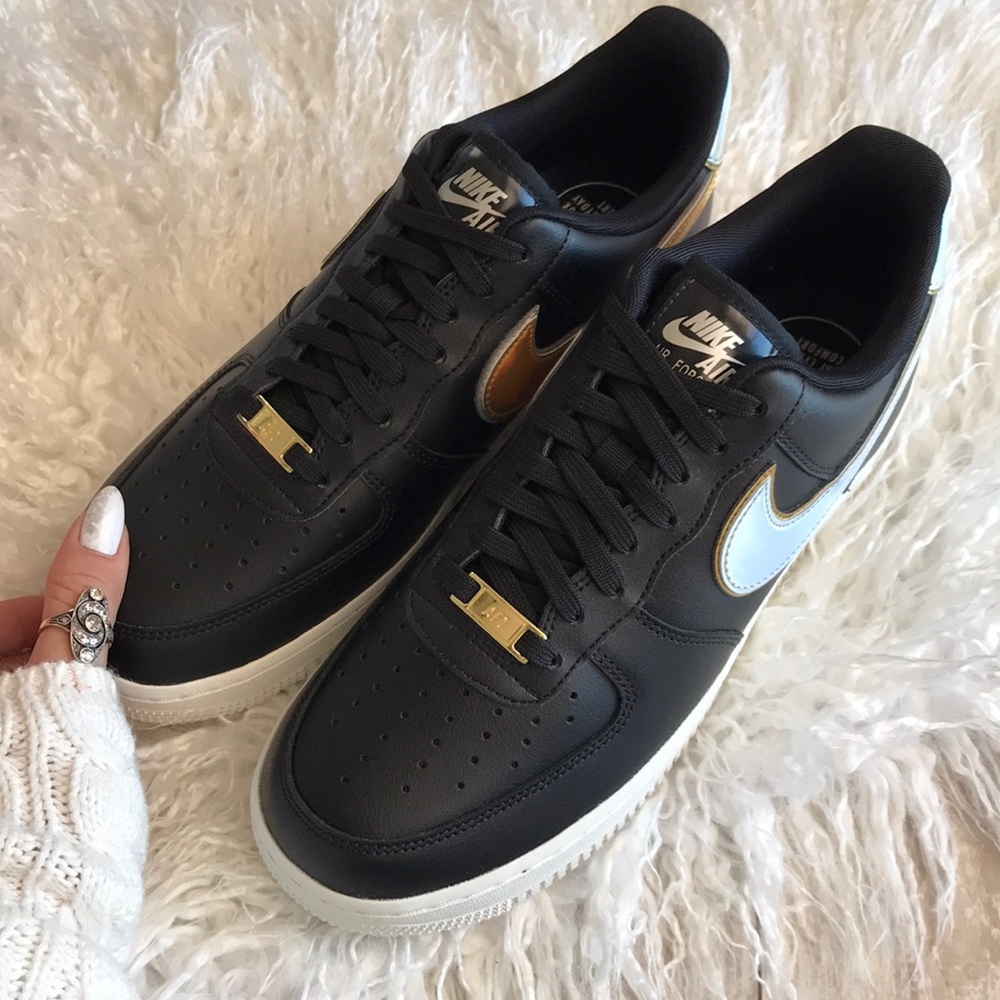 NWT Nike Air Force 1 Metallic - Picture 4 of 8